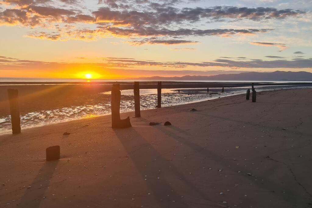 Beachfront Escape Collingwood Eksteriør bilde